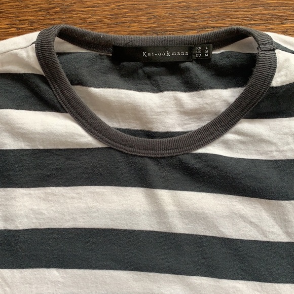 Kai-aakmann Black and White Striped Short Sleeve Tee Shirt with Pintuck detail - Picture 2 of 5